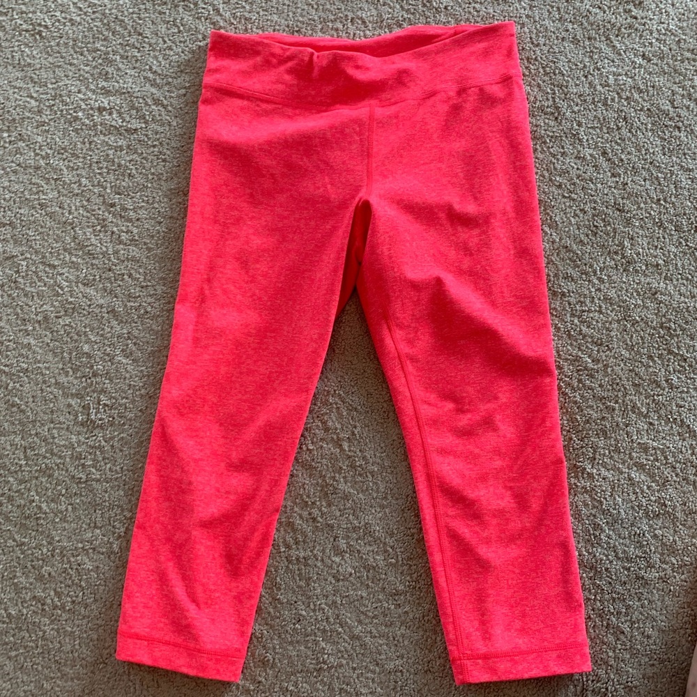 Under Armour women’s capri leggings hot pink